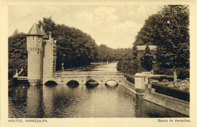 10435 Gezicht op de kruisvijver (Grand Canal) bij het Kasteel De Haar (Kasteellaan 1) te Haarzuilens.N.B. De gemeente ...